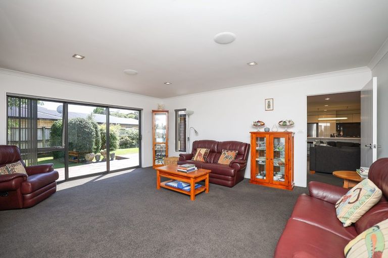 Photo of property in 8 Settlers Close, Whalers Gate, New Plymouth, 4310