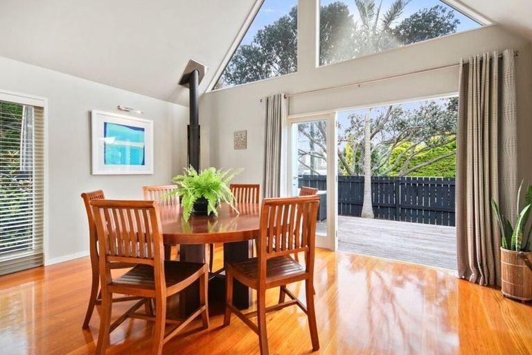 Photo of property in 1/68 Norwood Road, Bayswater, Auckland, 0622