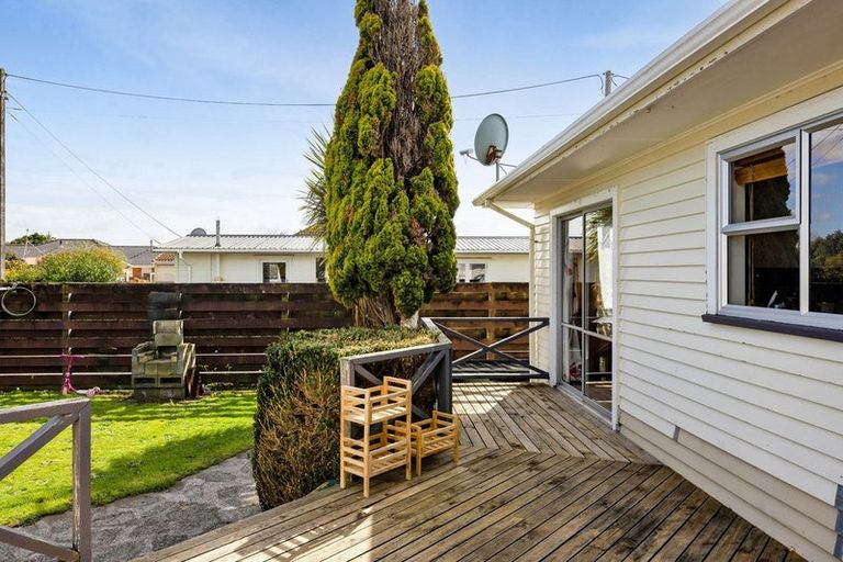 Photo of property in 21 Vogel Street, Hawera, 4610