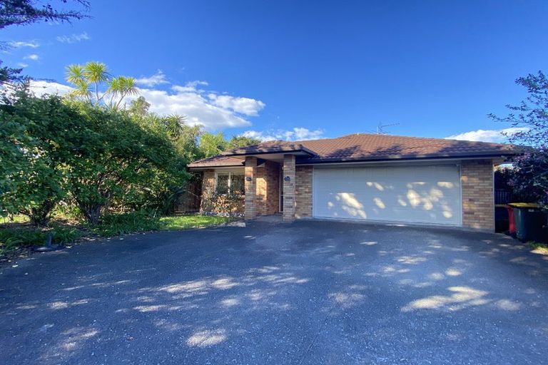 Photo of property in 6e Clearwater Cove, West Harbour, Auckland, 0618