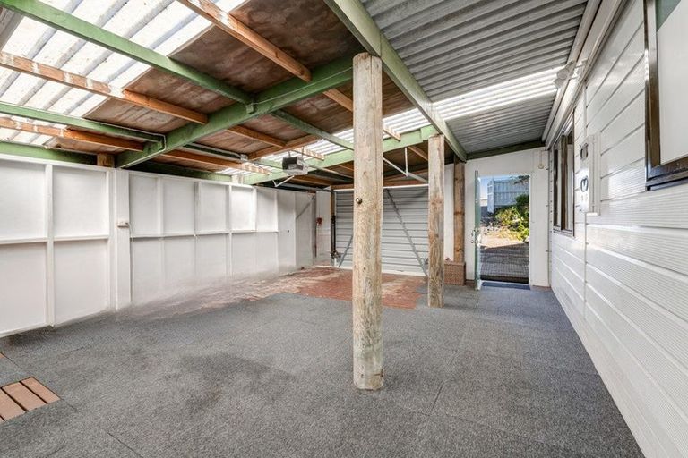 Photo of property in 13 Moffat Road, Red Beach, 0932