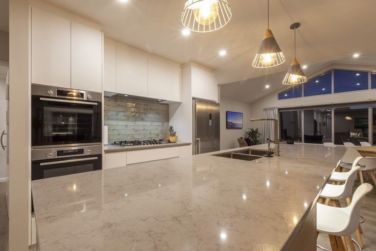 Photo of property in 118 Rosetta Road, Raumati South, Paraparaumu, 5032