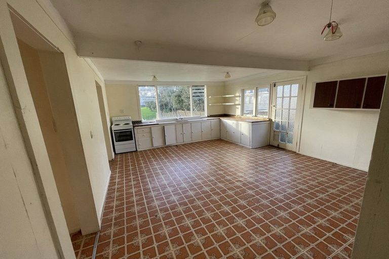 Photo of property in 13 Cresta Avenue, Beach Haven, Auckland, 0626