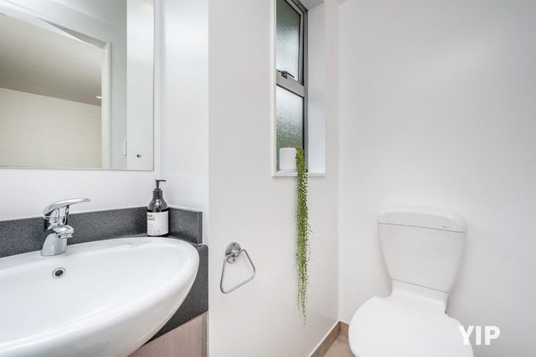 Photo of property in 8 Erlestoke Crescent, Churton Park, Wellington, 6037