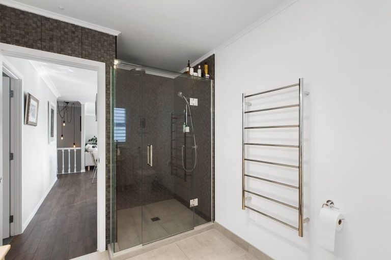 Photo of property in 1/87-89 Hinemoa Street, Birkenhead, Auckland, 0626