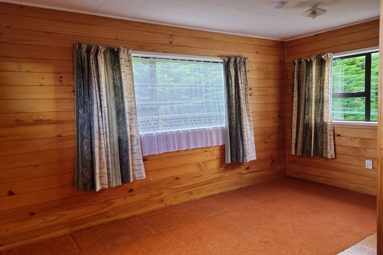 Photo of property in 15 Pukerua Beach Road, Pukerua Bay, 5026