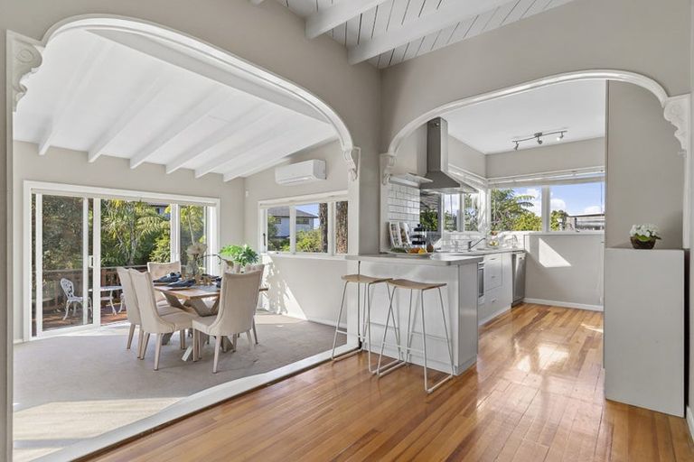 Photo of property in 11 Golf Road, New Lynn, Auckland, 0600