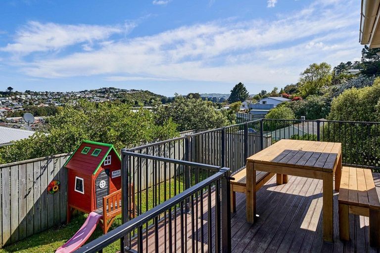 Photo of property in 29 Penguin Grove, Waitangirua, Porirua, 5024