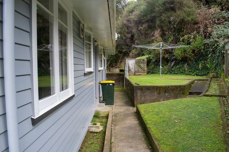 Photo of property in 29 Shackleton Grove, Stokes Valley, Lower Hutt, 5019