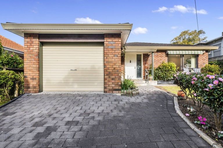 Photo of property in 1a Kowhatu Road, One Tree Hill, Auckland, 1061