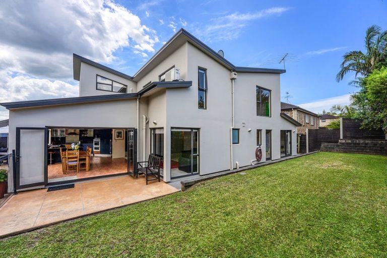 Photo of property in 23 Malin Place, Pinehill, Auckland, 0632