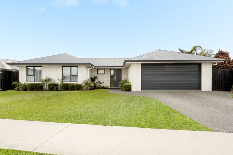 Photo of property in 5 Raiha Street, Papamoa Beach, Papamoa, 3118