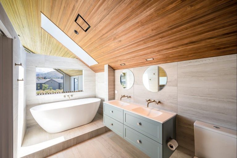 Photo of property in 672 Aubrey Road, Wanaka, 9305