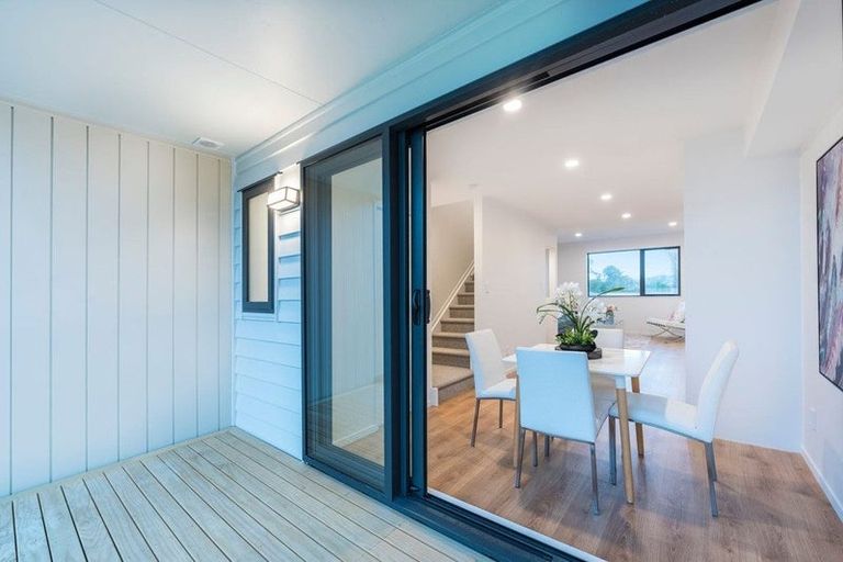Photo of property in 5/11 Hereford Street, Te Atatu Peninsula, Auckland, 0610