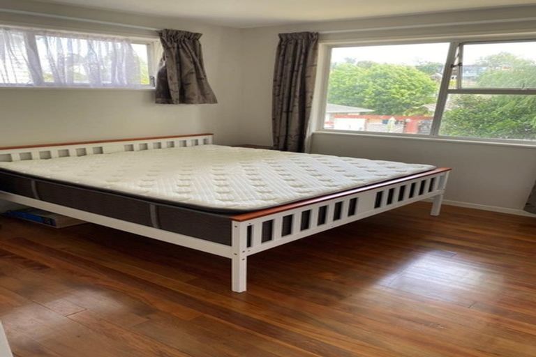 Photo of property in 27 Normanton Street, Glenfield, Auckland, 0629