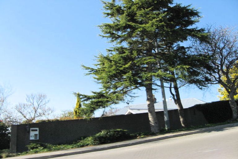 Photo of property in 63 Dyers Pass Road, Cashmere, Christchurch, 8022