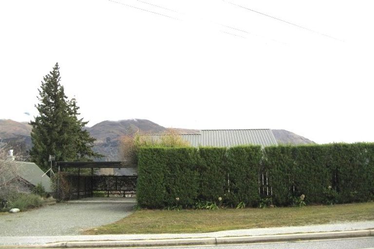 Photo of property in 40 Beacon Point Road, Wanaka, 9305