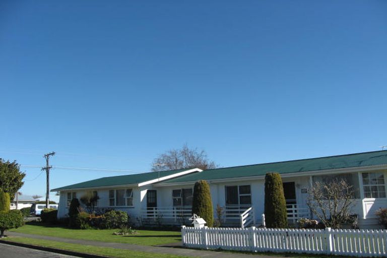 Photo of property in 14 Fairbrother Street, Carterton, 5713