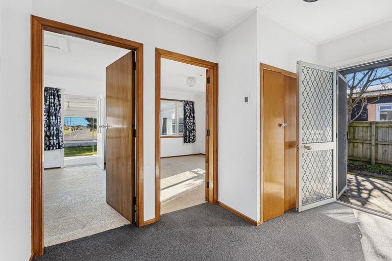 Photo of property in 25 Brookes Terrace, Waitara, 4320