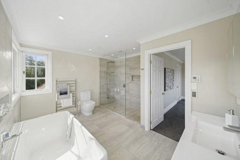 Photo of property in 16 Fenton Terrace, Cockle Bay, Auckland, 2014