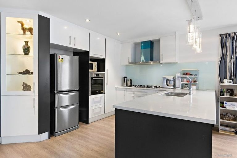 Photo of property in 140r Hepburn Road, Glendene, Auckland, 0602