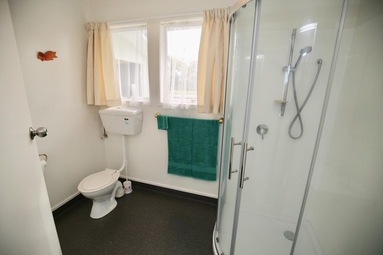 Photo of property in 4 Lorenzen Bay Road, Raglan, 3225