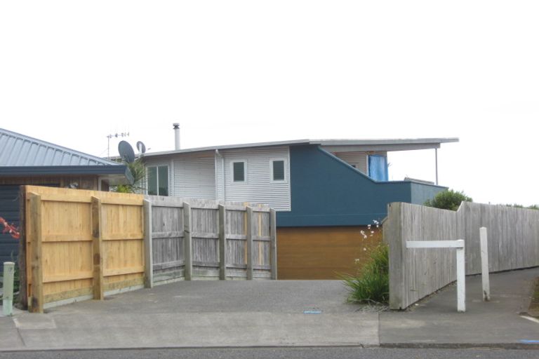 Photo of property in 22a The Outlook, Oakura, 4314