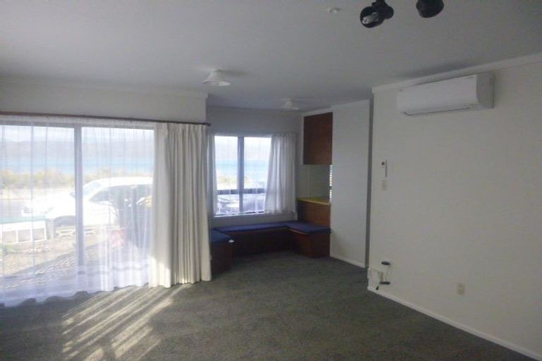 Photo of property in 1/179 Marine Parade, Seatoun, Wellington, 6022