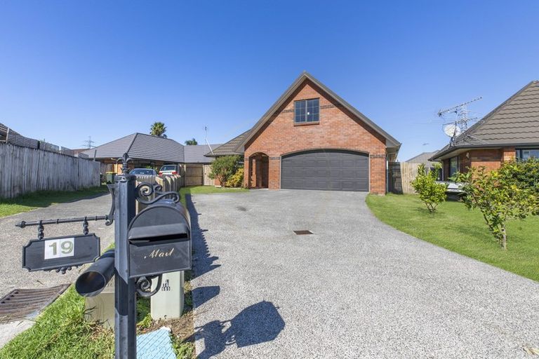 Photo of property in 19 Old Park Place, Takanini, 2112