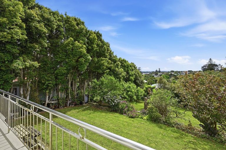Photo of property in 15 St James Avenue, Helensville, 0800