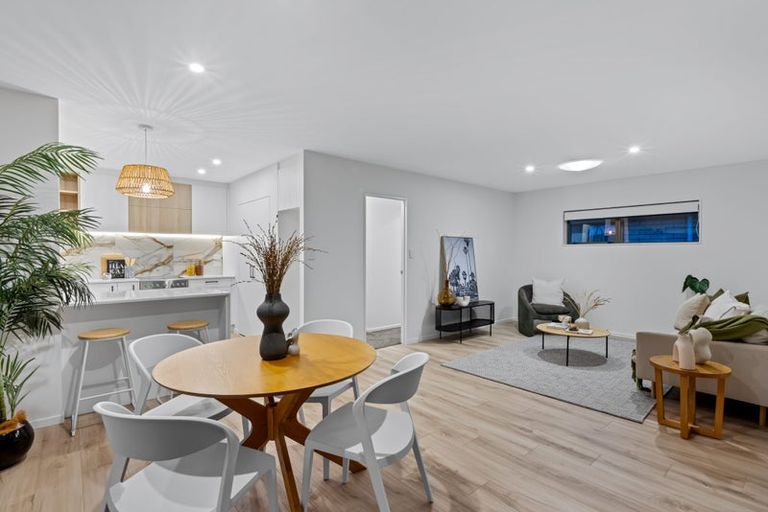 Photo of property in 2/3 Centreway Road, Orewa, 0931