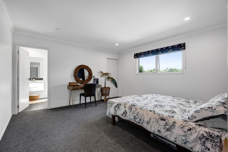 Photo of property in 17 Redwood Crescent, Hurdon, New Plymouth, 4310
