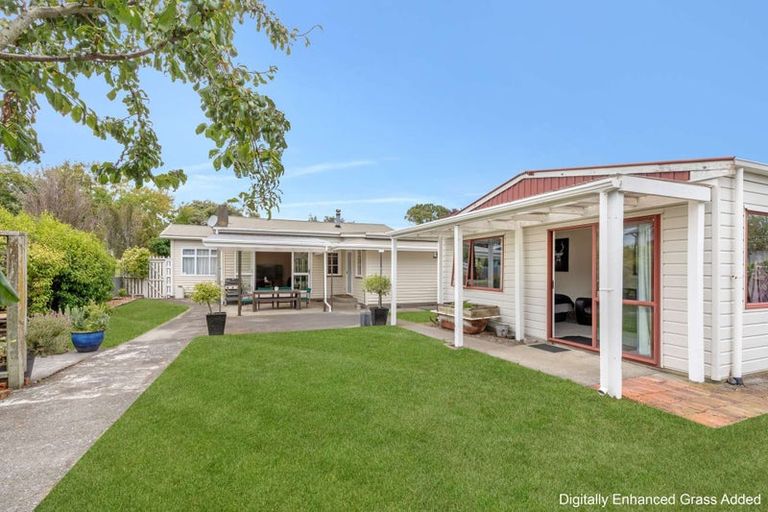 Photo of property in 21 Moore Avenue, Tawhero, Whanganui, 4501
