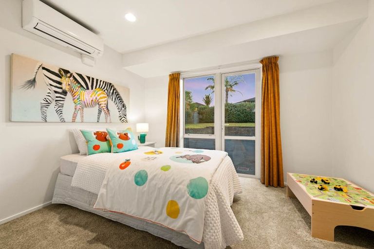 Photo of property in 18 Burgundy Park Avenue, Henderson, Auckland, 0612