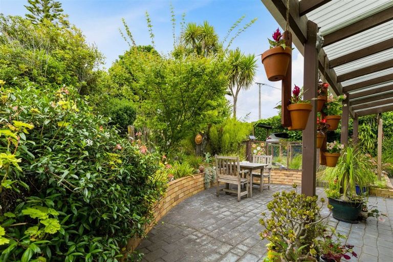 Photo of property in 45 Bethells Road, Waitakere, Henderson, 0782