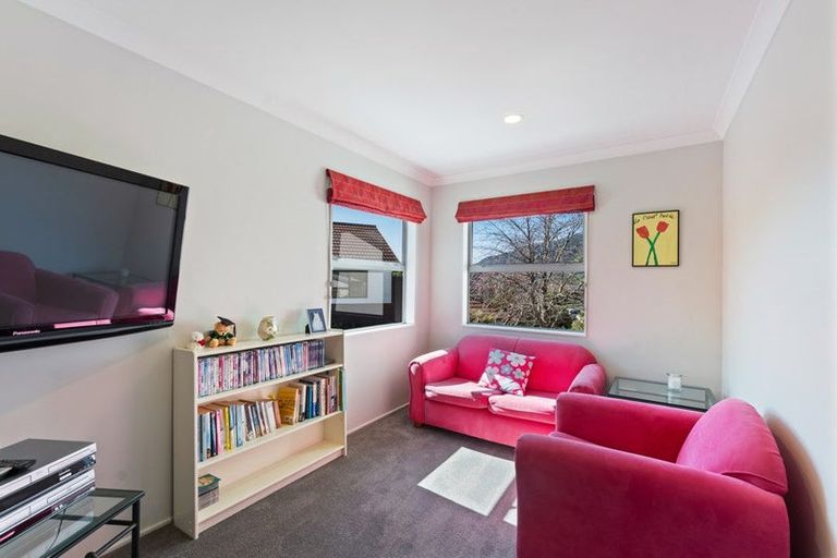 Photo of property in 19 Hurunui Street, Waikanae, 5036