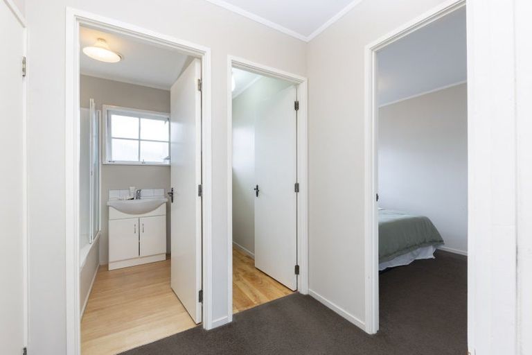 Photo of property in 2/68a Sturges Road, Henderson, Auckland, 0612