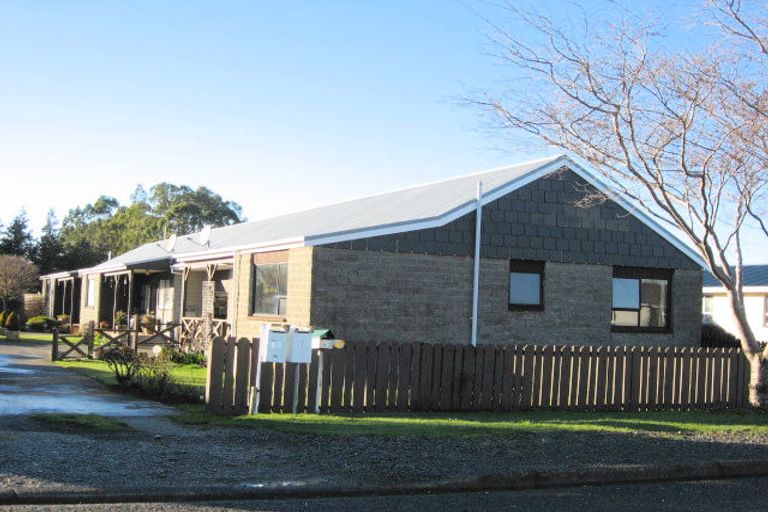 Photo of property in 61c Park Street, Winton, 9720