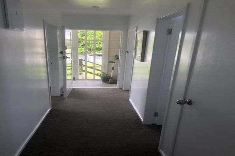 Photo of property in 11 Kotuku Street, Te Atatu Peninsula, Auckland, 0610