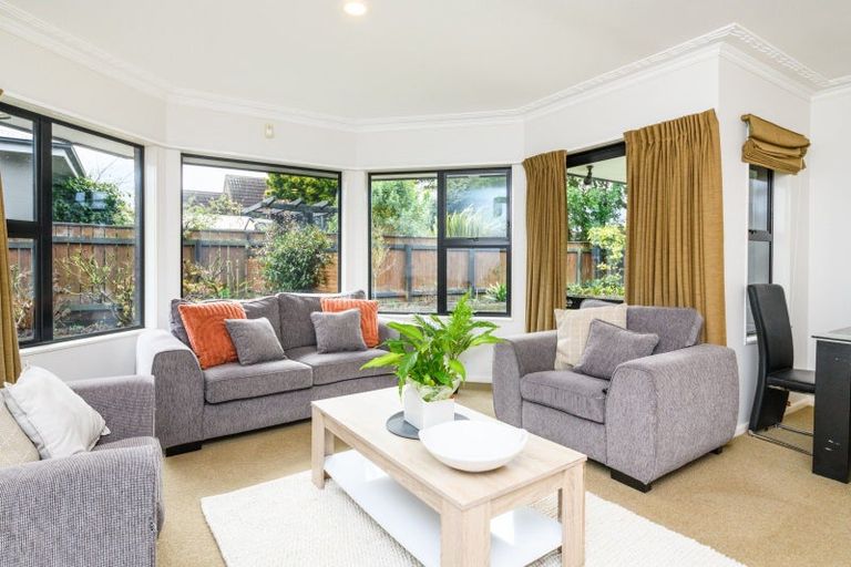 Photo of property in 15 Phoenix Avenue, Hokowhitu, Palmerston North, 4410
