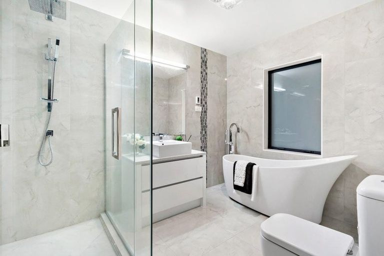 Photo of property in 64 Harrowglen Drive, Northcross, Auckland, 0630