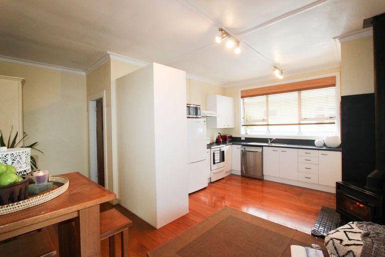 Photo of property in 10 Huxley Street, Pahiatua, 4910