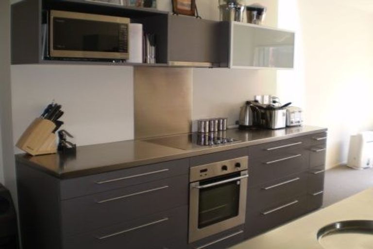 Photo of property in 21/2 Onslow Road, Khandallah, Wellington, 6035