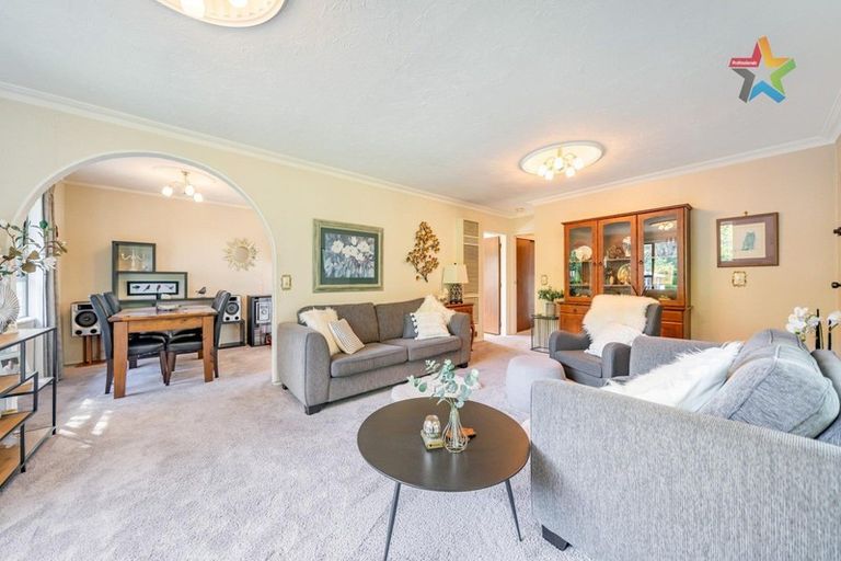 Photo of property in 80 Gemstone Drive, Birchville, Upper Hutt, 5018