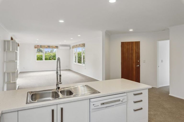 Photo of property in 6 Kokako Road, Otaihanga, Paraparaumu, 5036