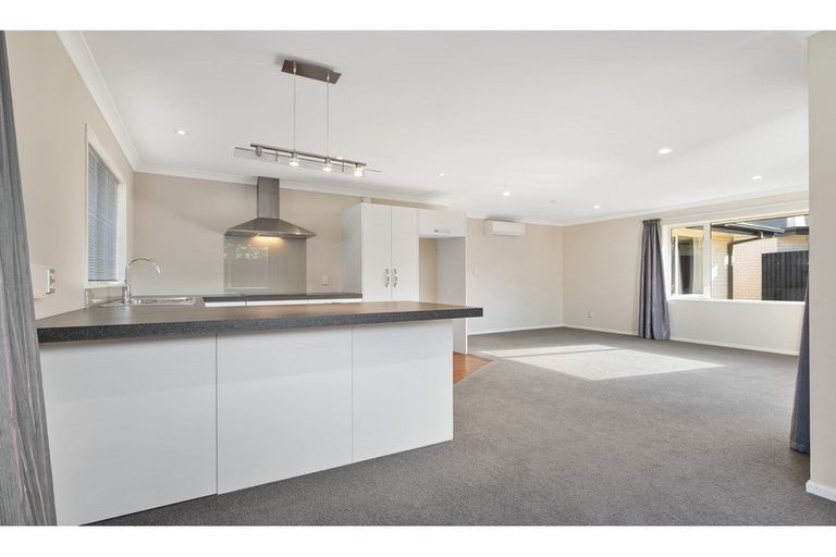 Photo of property in 4 Somerville Crescent, Aidanfield, Christchurch, 8025