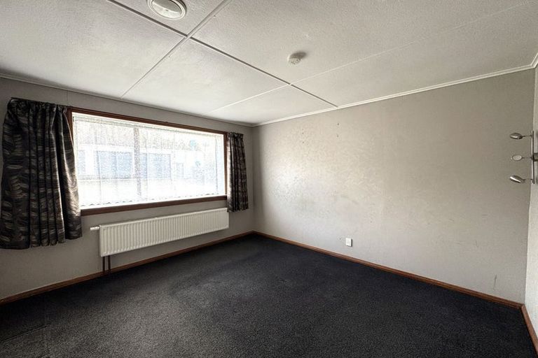Photo of property in 17 Side Street, Clinton, 9534