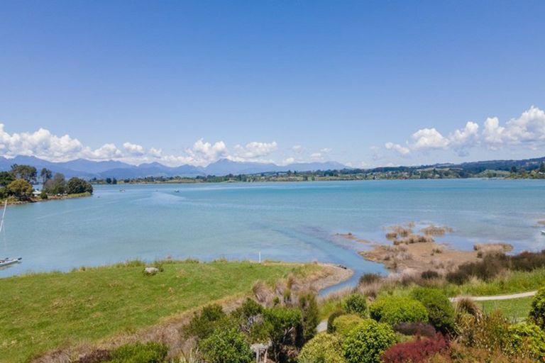 Photo of property in 8 Coutts Place, Mapua, 7005