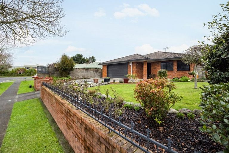 Photo of property in 2 Pascal Place, Flagstaff, Hamilton, 3210