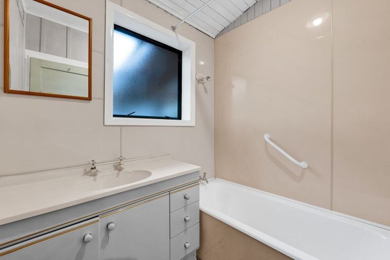 Photo of property in 13 Rennell Street, Frankleigh Park, New Plymouth, 4310